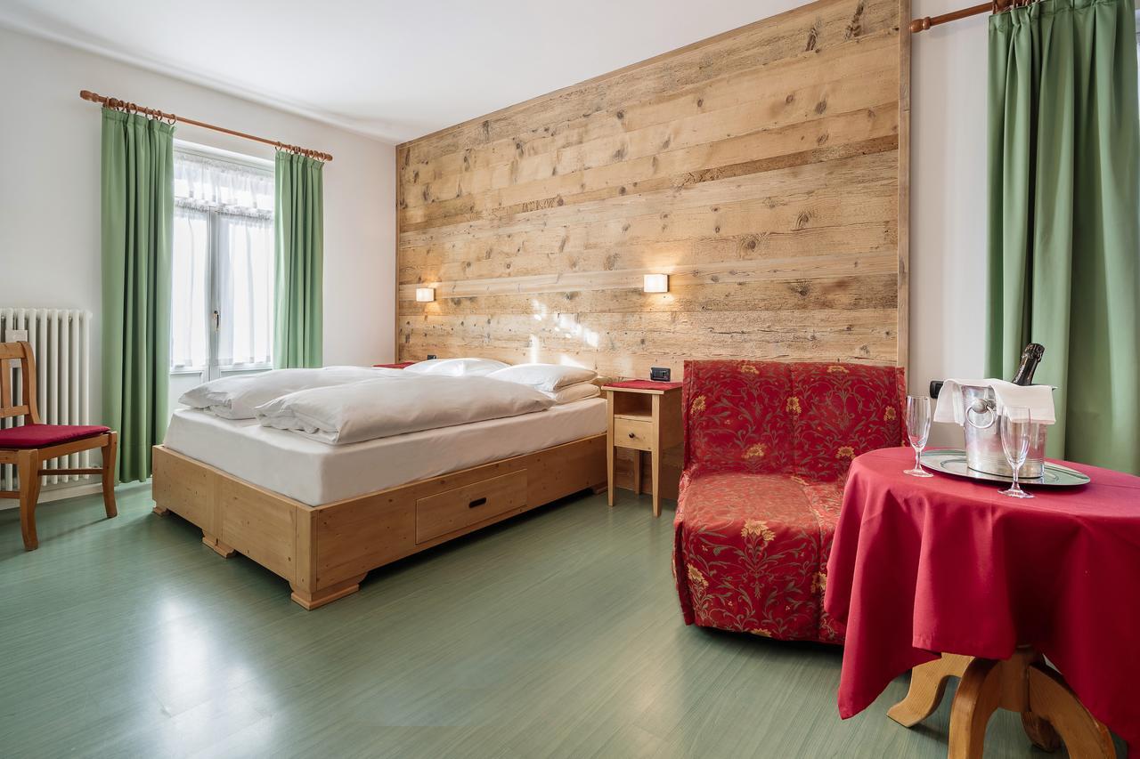 Hotel Oasi Cortina dʼAmpezzo Eksteriør billede