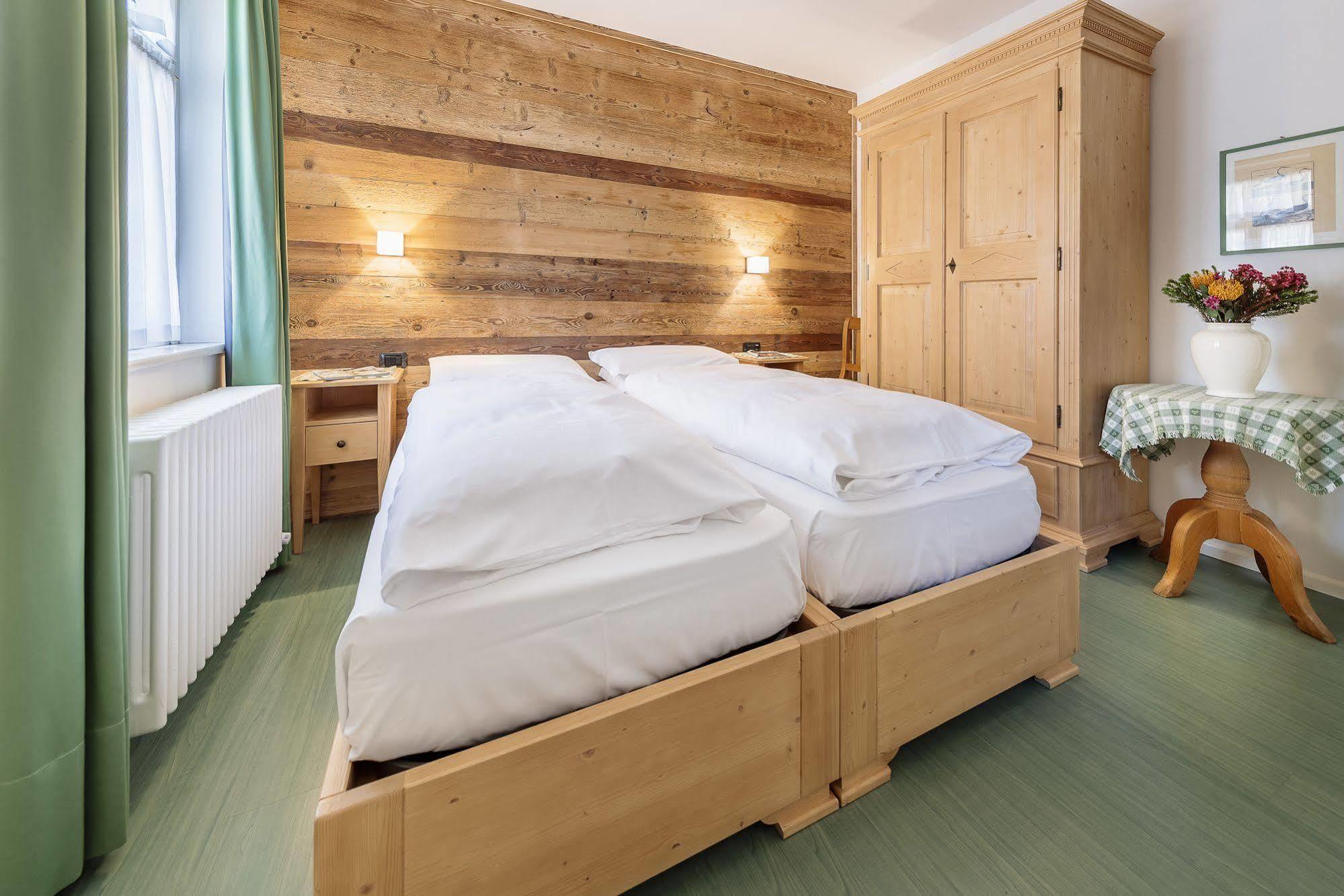 Hotel Oasi Cortina dʼAmpezzo Eksteriør billede