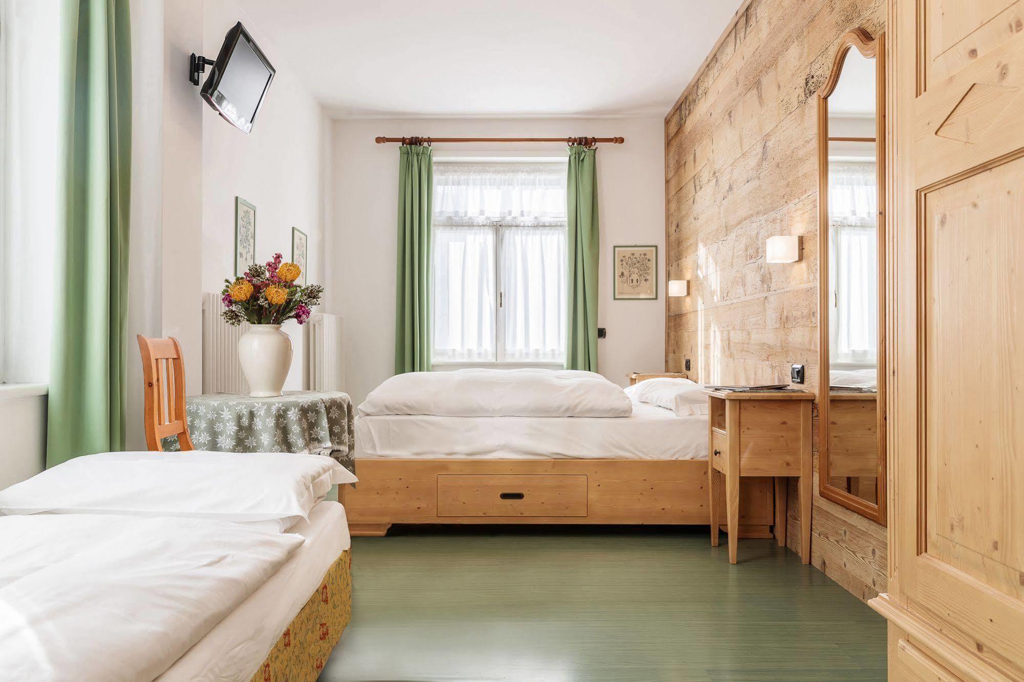 Hotel Oasi Cortina dʼAmpezzo Eksteriør billede